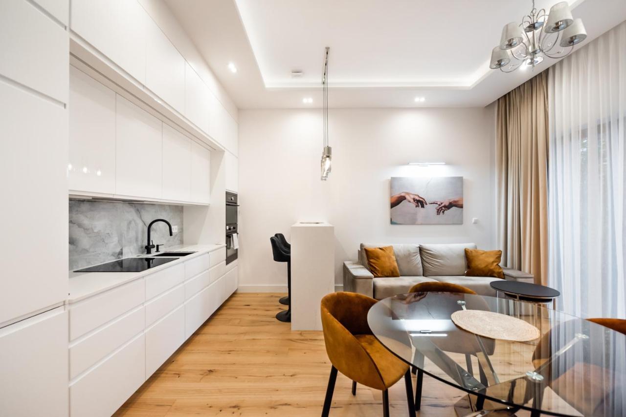 Zlota Sophisticated Apartment Варшава Экстерьер фото