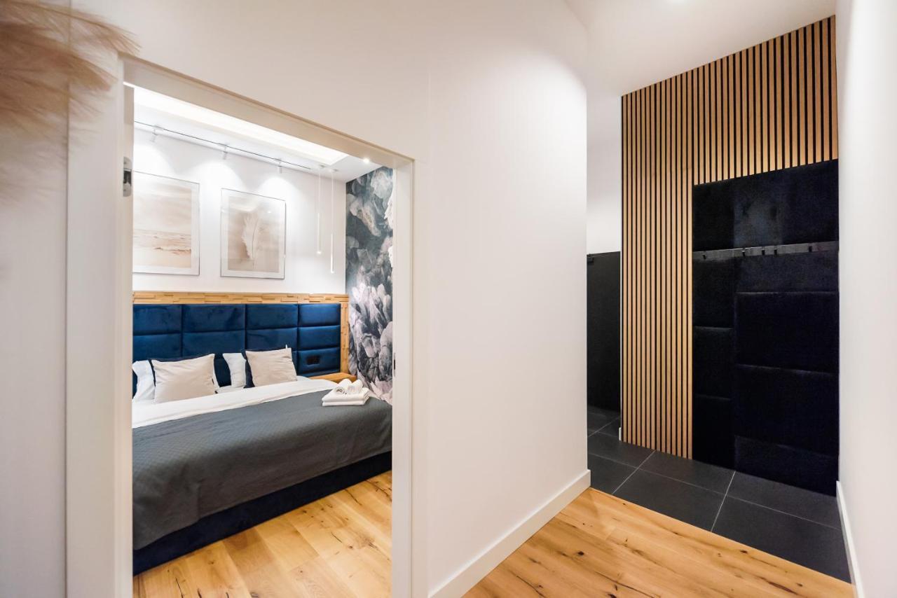 Zlota Sophisticated Apartment Варшава Экстерьер фото