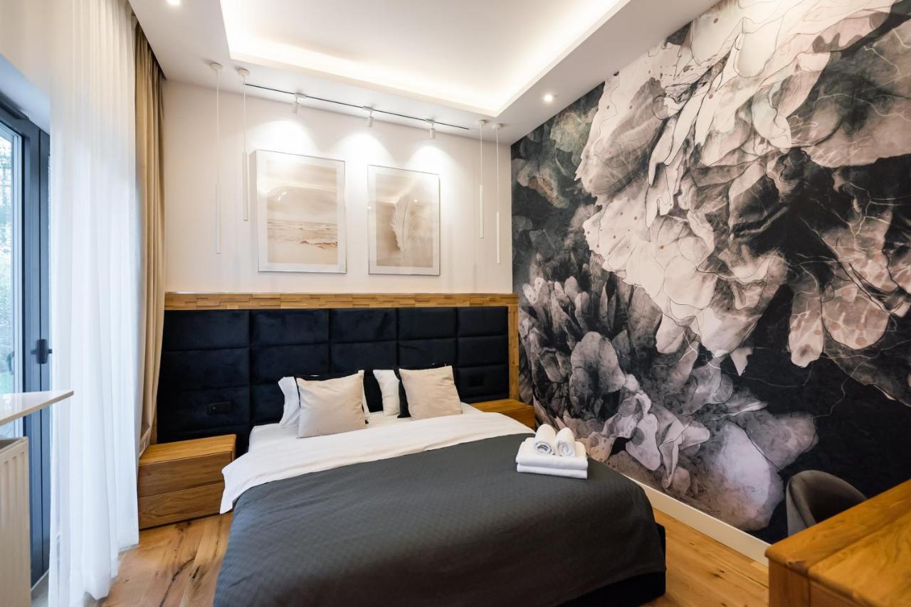 Zlota Sophisticated Apartment Варшава Экстерьер фото