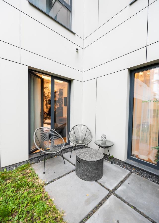 Zlota Sophisticated Apartment Варшава Экстерьер фото